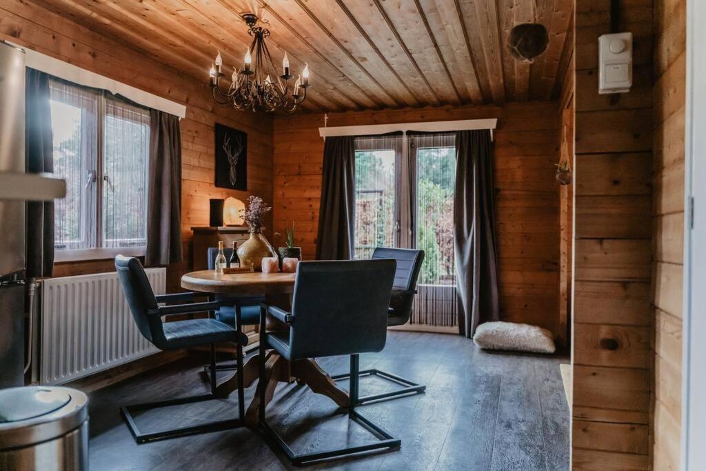 Cosy And Romantic Forest House Met Sauna Op De Veluwe Hébergement de vacances *