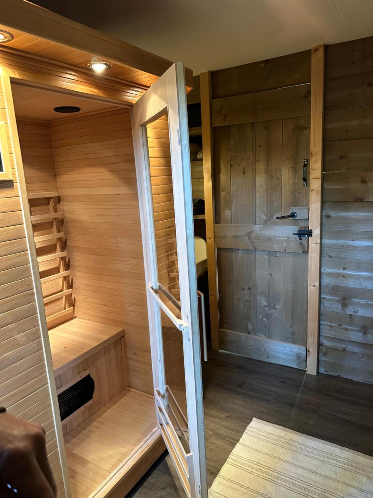 Hébergement de vacances Cosy And Romantic Forest House Met Sauna Op De Veluwe